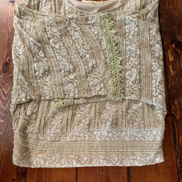 Women's A'Reve Soft Lace Open Cold Shoulder Batwing Sleeve Medium Blouse GUC - Picture 5 of 13